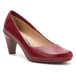 COPY - Tsubo Dufay red leather pumps, NEW in box!